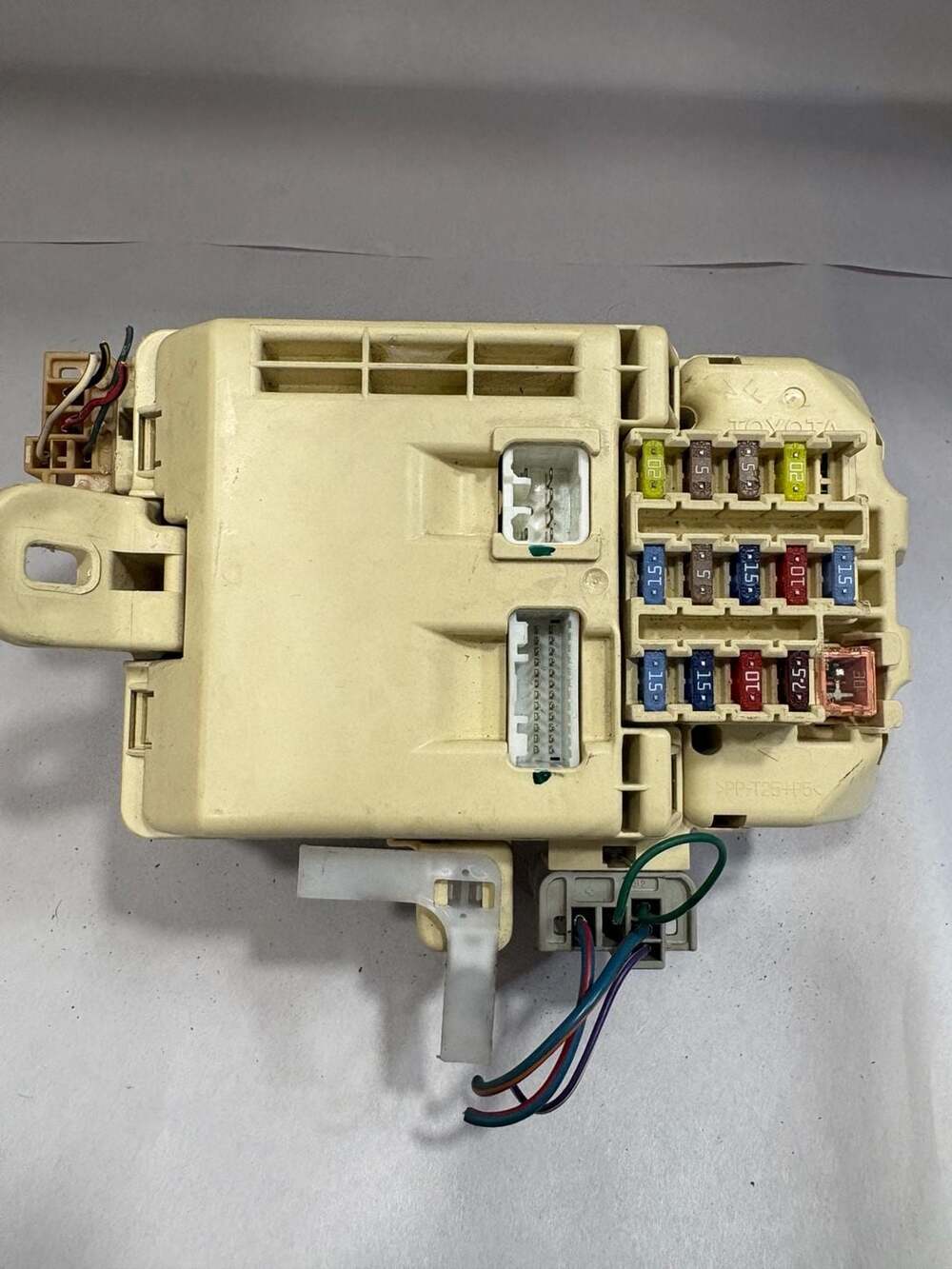 Toyota Interior Cabin Fuse Box Relay Junction Block OEM